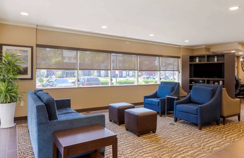 Ontario Hotel | Comfort Suites Ontario Airport Convention Center
