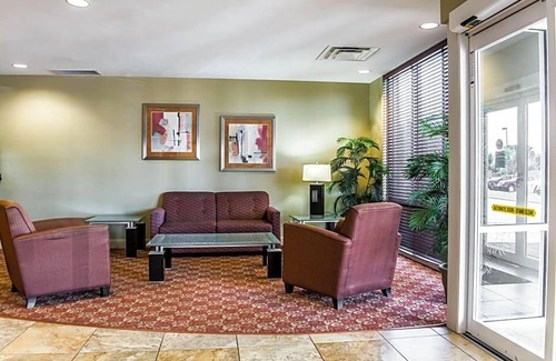 Port Malabar Hotel | Comfort Suites Palm Bay - Melbourne