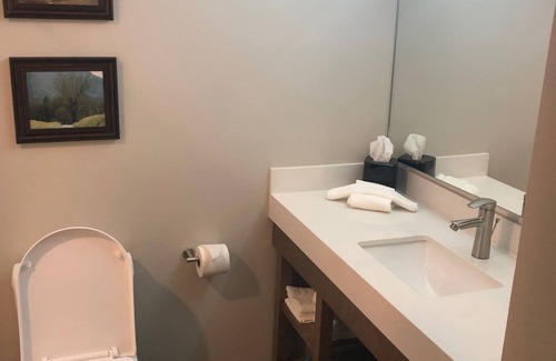 Kedron Hotel | Comfort Suites