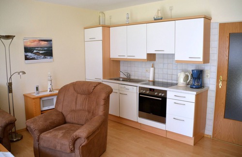 Werdum Apartment | Comfort vacation apartment, ideal for those suffering from allergies, no pets