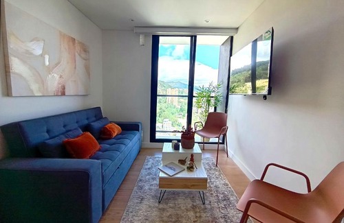 Usaquen Apartment | Comfort with panoramic balcony, parking, Usaquén