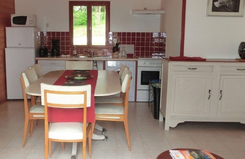 La Chapelle-Aubareil Ski Chalet | Comfortable 3-bedroom chalet (sleeps 6)