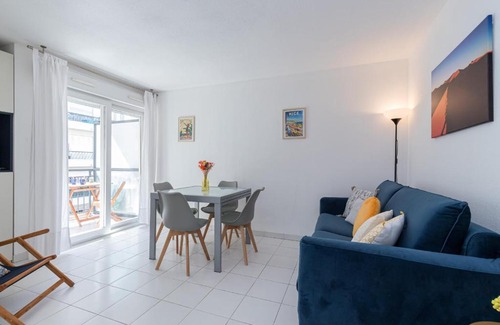Gambetta Apartment | Comfortable 1 Bdr Downtown - AC & Parking