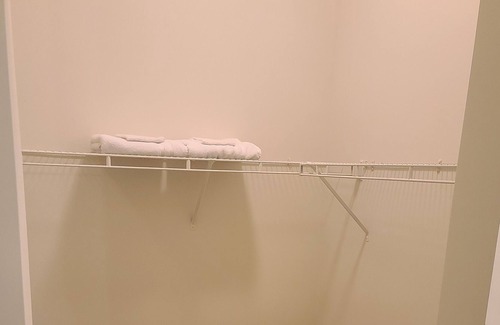 Piedmont Heights Apartment | Comfortable 1 bedroom loft with balcony & kitchen