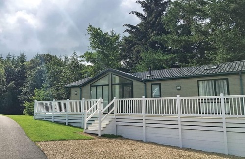 Hexham House | Comfortable 12ft-wide caravan with one double and two twin.
