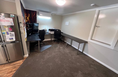 South Launceston Apartment | Comfortable 1BR Stay in South Launceston – Happy Haven Lodge with Massage Chair