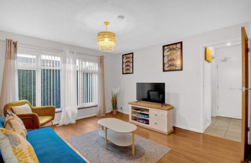 Little Hay Apartment | Comfortable 1BR Near NEC & Resorts World