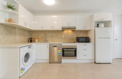 St. Lucia Apartment | Comfortable 1BR near UQ, River Walks & Pool