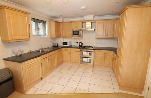 Bracknell Apartment | Comfortable 2 Bedroom Apartment in Bracknell