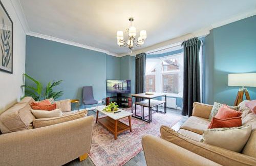 Shawlands Apartment | Comfortable 2BR Apartment with Free Parking