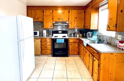 Hayward House | Comfortable 2Br home at a Great location in Hayward/Free Parking