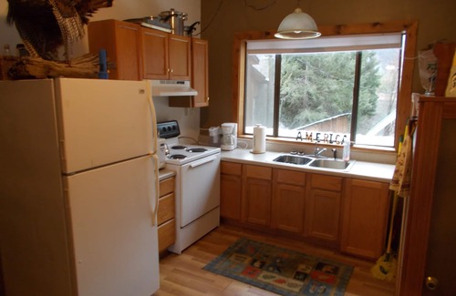 Troy Cabin | Comfortable 3 bedroom 1 bath Cabin, walk to the lake at the Public boat launch.