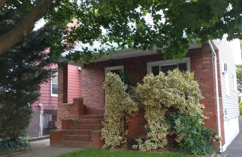 Clifton House | Comfortable 3 Bedroom 2 Bath House Near New York New Summer Dates Available