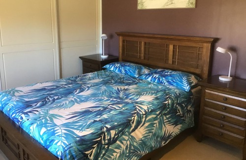 Yorke Peninsula House | Comfortable 3 bedroom holiday home 1 street from the beach