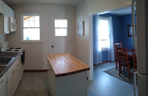 Pine Crest House | Comfortable 3 BR, easy access to Johnson City, Milligan and I-26