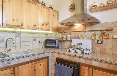 Chiaramonte Gulfi House | Comfortable and functional furnished vacation home in the south of Sicily.