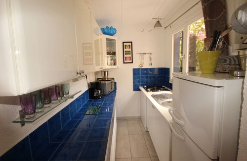 Marine de Saint Ambroggio Apartment | Comfortable air-conditioned apartment 80m from Sant Ambroggio beach