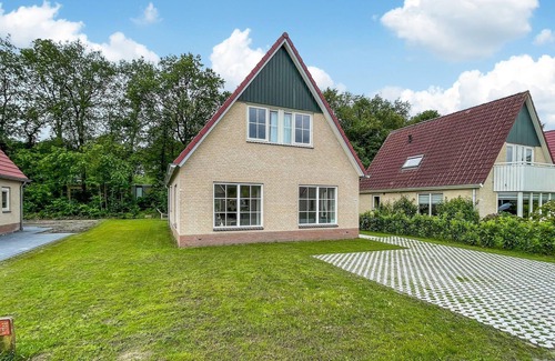Hoogersmilde House | Comfortable and high-quality vacation home with wellness.