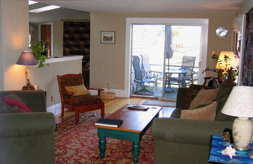 Prides Crossing House | Comfortable and roomy farmhouse near the beach and many historic attractions