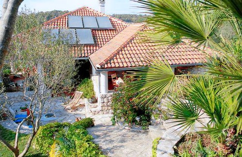 Bobovisca House | Comfortable and spacious house with terrace and sea view Bobovišća na Moru, Brač (K-14405)