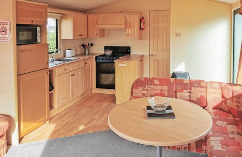 Ludchurch House | Comfortable and spacious 12ft-wide caravan with one double and one twin.