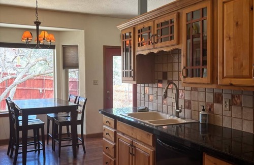 Durango House | Comfortable and spacious 3 bedroom home near Durango ideal for families & groups