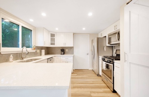 Austin House | Comfortable and Spacious - Extended Stays Welcome