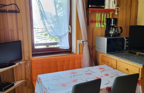Puy-Saint-Vincent Apartment | Comfortable apartment at the foot of the slopes