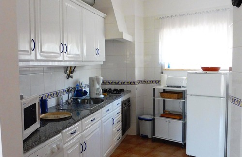 Albardeira Apartment | COMFORTABLE APARTMENT 1 BEDROOM - 2/4 PEOPLE