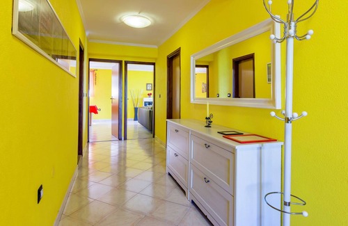 Cerovlje Apartment | Comfortable apartment in Cerovlje with pool