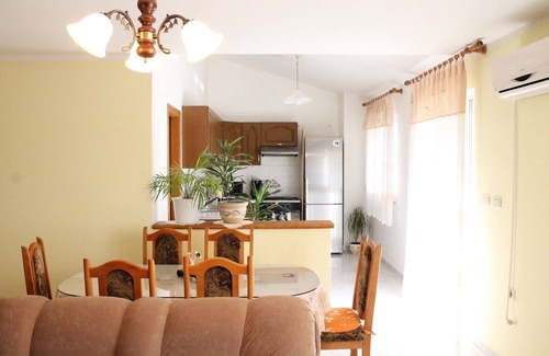 Pinezici Apartment | Comfortable apartment for up to 6 people in the typical Istrian village