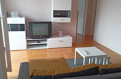 Vozdovac Apartment | Comfortable apartment in a quiet part of town