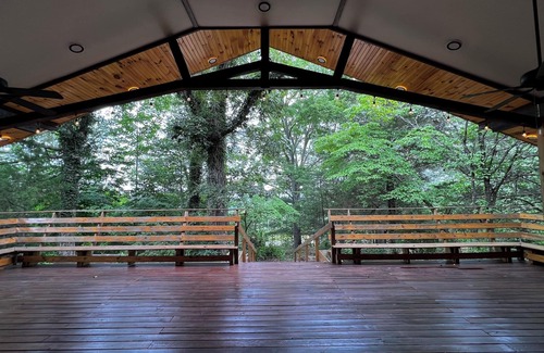 Mill Spring Cabin | Comfortable cabin in the mountains of North Carolina, located near TIEC.