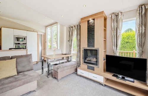 Ryther House | Comfortable caravan with one double with en suite shower room, and one twin.