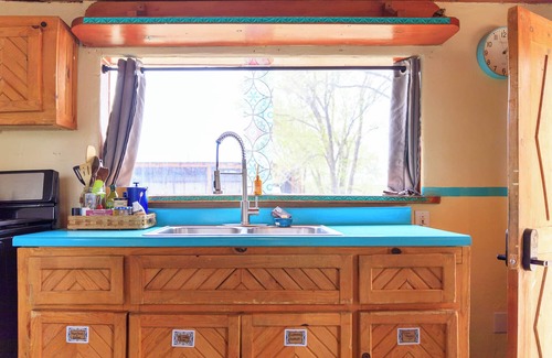 Taos Cabin | Comfortable Casita centrally located to the myriad of experiences here in Taos!