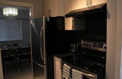 Fairview Condo | Comfortable & Central Across VGH