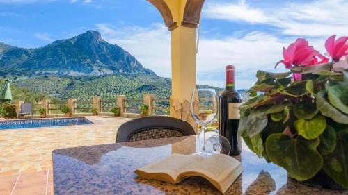 El Gastor Ski Chalet | Comfortable Chalet in El Gastor with Private Pool