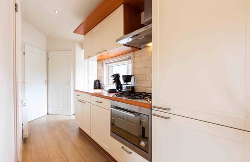 Municipality of Noordwijk Ski Chalet | Comfortable chalet in Noordwijk sea at 2.5 km