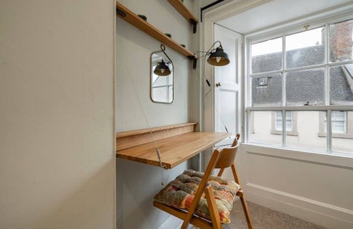 Kelso Apartment | Comfortable character Kelso town centre apartment, Scottish Borders