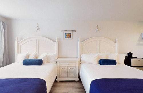 Lower Township Hotel | Comfortable Coastal Retreat with Two Queen Beds