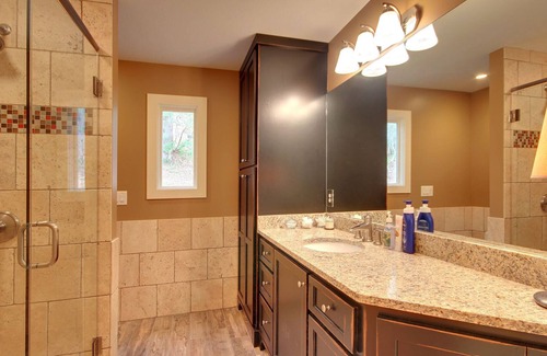 Lakemont House | Comfortable Contemporary Villa w boathouse, patio, swimming dock