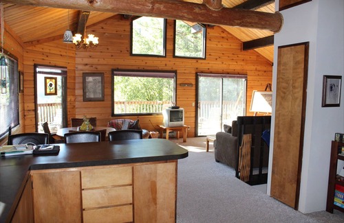 Coeur d'Alene Cabin | Comfortable cottage in Beauty Bay