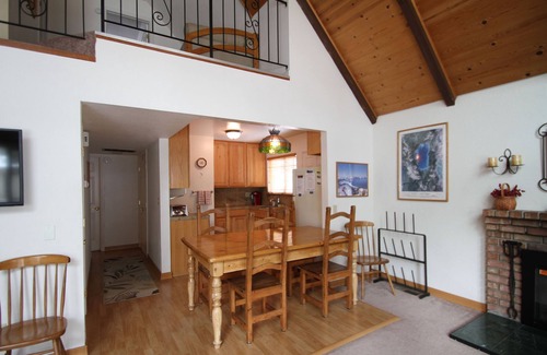 Pioneer Village Cabin | Comfortable, Cozy Tahoe 3BR-2BA Cabin - with Wifi - Min Stay 30 days