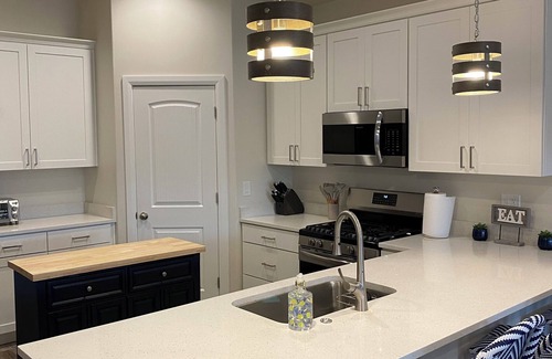 Hurricane House | Comfortable Extended-Stay Home. Near Sand Hollow & Zion – Great Views!