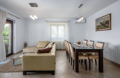 Tinjan Cabin | Comfortable family house with private pool, whirlpool and sauna for 6 people