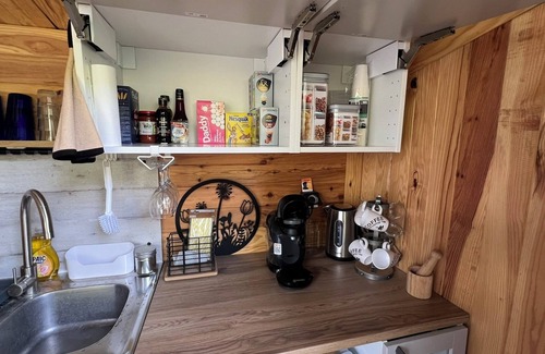 La Roque-sur-Pernes Cabin | Comfortable yurt in Provence with spa and breakfast