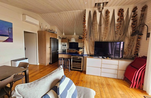 Gruissan Plage Ski Chalet | Comfortable, fully-equipped seafront chalet for summer and winter enjoyment