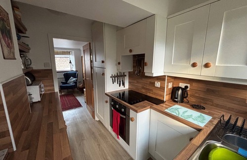 Bankend Apartment | Comfortable ground floor flat with stunning coastal views, Glencaple.
