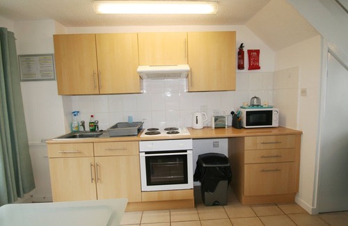 Pembroke Ski Chalet | Comfortable Holiday Home Close to the Beach