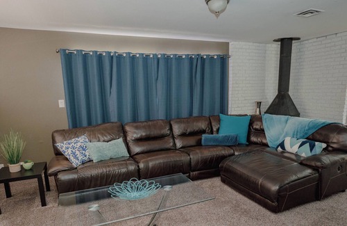 Rancho Oakey House | Comfortable Home away from Home just 5 minutes from Las Vegas Strip